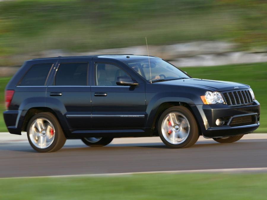  Jeep Grand Cherokee SRT8 2006 года  (фото 18 из 24)
